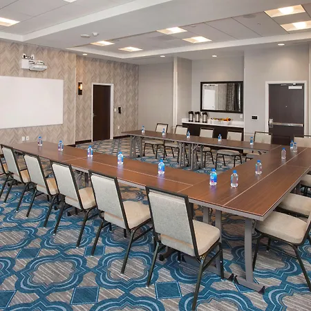 Hilton Garden Inn Burbank Los Angeles-3