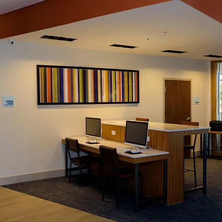 Holiday Inn Express & Suites Mckinney - Frisco East By Ihg-2
