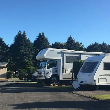 Stratford Motel & Holiday Park-2