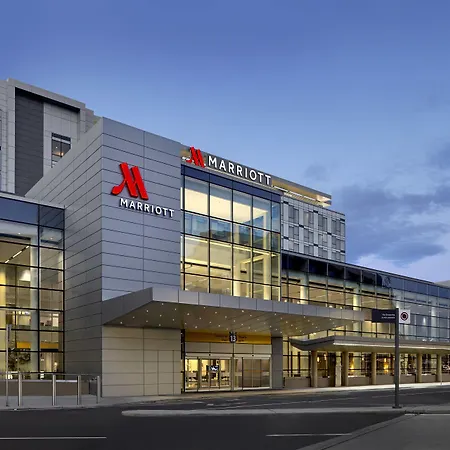 Calgary Airport Marriott In-Terminal Hotel-3