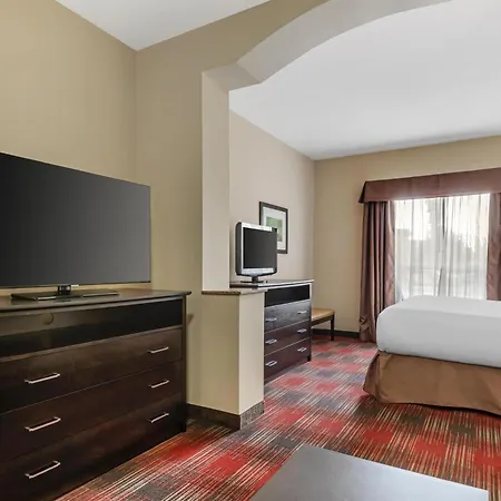 Best Western Plus Red Deer Inn & Suite-3