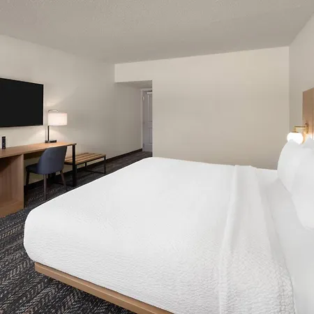 Ramada By Wyndham Merced-3