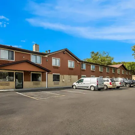 Rodeway Inn Delmont-2