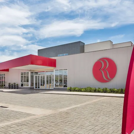 Ramada By Wyndham Campinas Viracopos-3