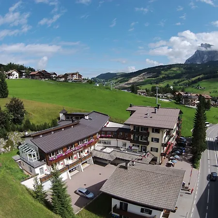 Dolomites Wellness Hotel Savoy-2