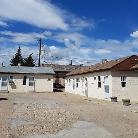 Hat Motel-2