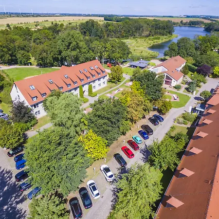 Bernstein Acamed Resort-2