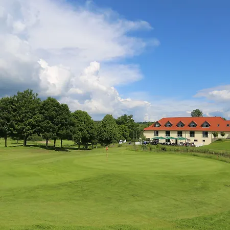 Apartments Golfpark Schlossgut Sickendorf-2