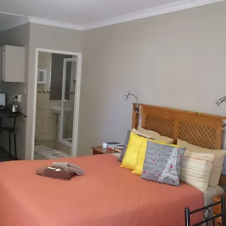Ladybrand Guest House-2