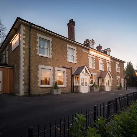 Harper'S Steakhouse With Rooms, Haslemere-2