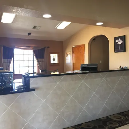 Royal Inn Pearsall-3