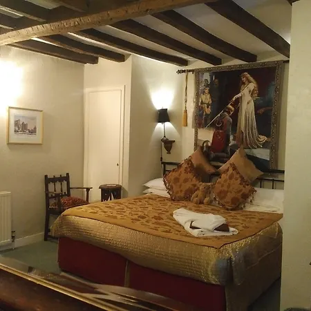 Richard III Hotel-2