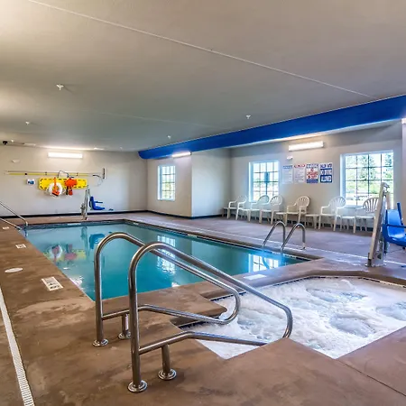 Cobblestone Hotel & Suites - Greenville-3