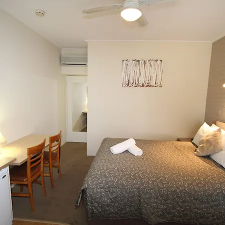Elm Motel-2