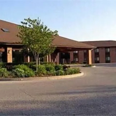 Amerihost Inn & Suites Fulton-2