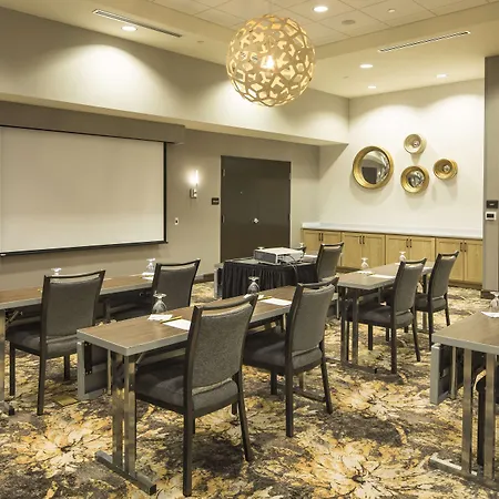 Hilton Garden Inn Pittsburgh Airport-2