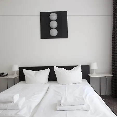 Hotel Mons Am Goetheplatz-3