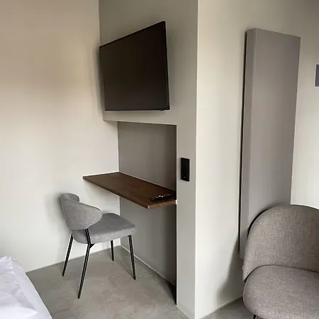 Hotel Mons Am Goetheplatz-2