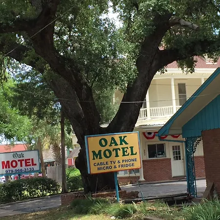 The Oak Motel-2