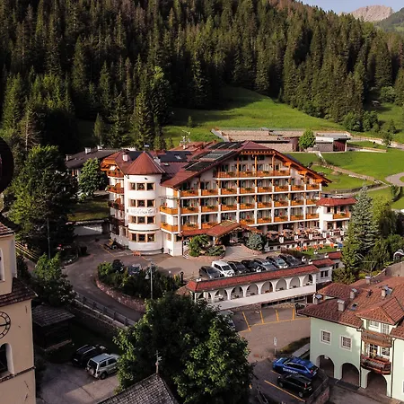 Hotel Cesa Tyrol-3