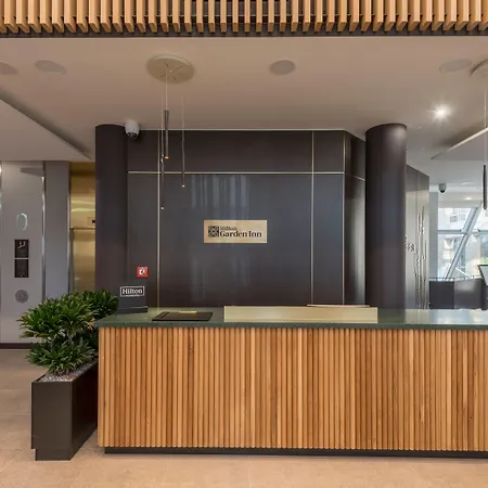Hilton Garden Inn Frankfurt City Centre-3