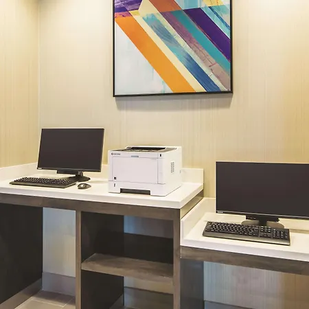 La Quinta Inn & Suites By Wyndham Atlanta South - Mcdonough-3