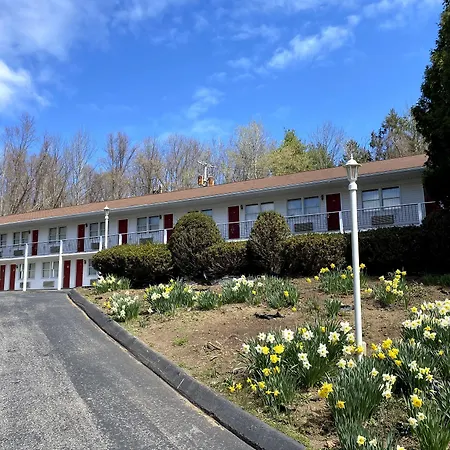 Economy Lodge 682 Main St Sturbridge-3