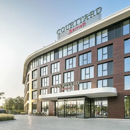 Courtyard By Marriott Wolfsburg-2