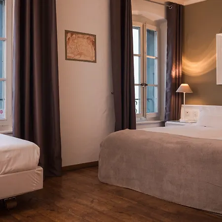 L'Hôtel by Hostellerie du Château-3