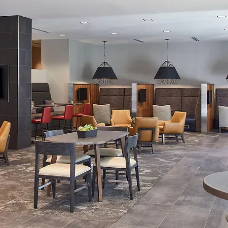 Courtyard By Marriott Minneapolis West-3