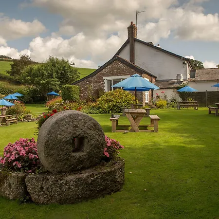 The Greyhound Inn And Hotel-2