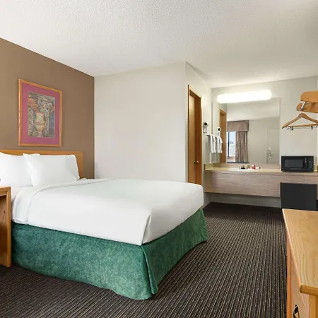 Travelodge By Wyndham Wellington-2