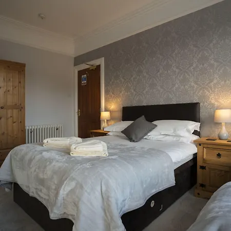 Lyndale Guest House-3