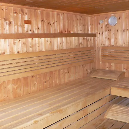 Hotel Meran Hallenbad & Sauna-3