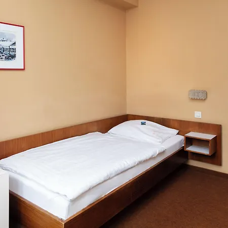 Hotel Meran Hallenbad & Sauna-3