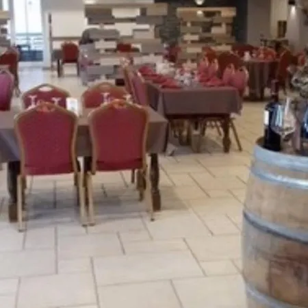 Hôtel Restaurant Prunières-2