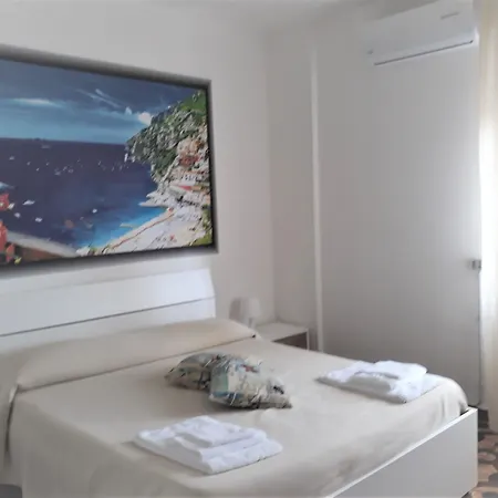 Hotel Rosy-3