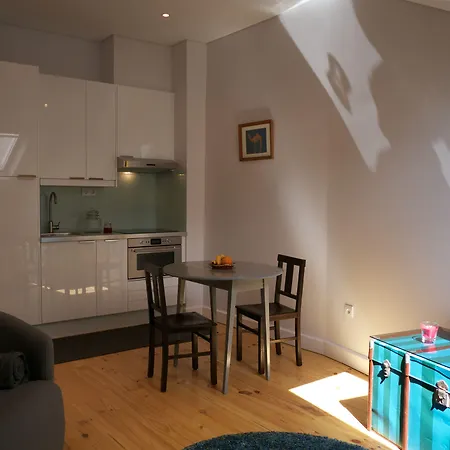 Cacilhas Guest Apartments-3