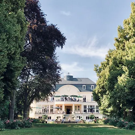 Hotel Schloss Teutschenthal-3