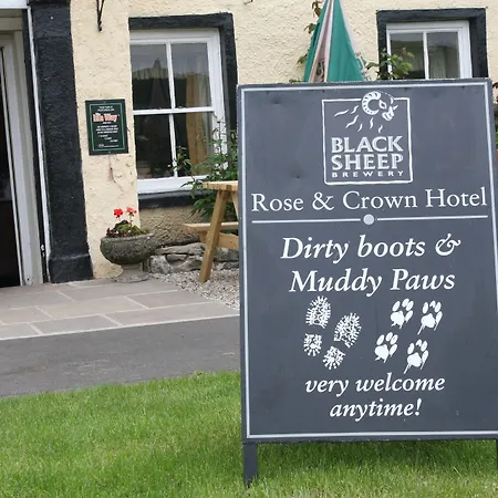 Oyo Rose & Crown Hotel-3