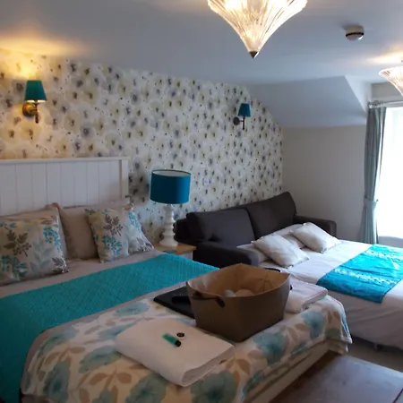 The White Lion Hotel-2