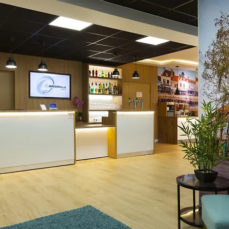 Brit Hotel Confort Amiens-2