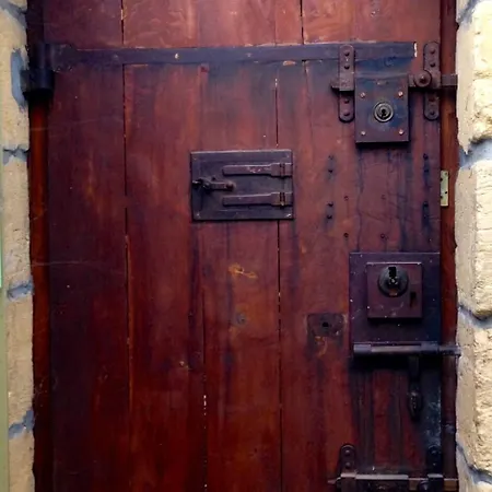 Aux Prisons de Montagny-2