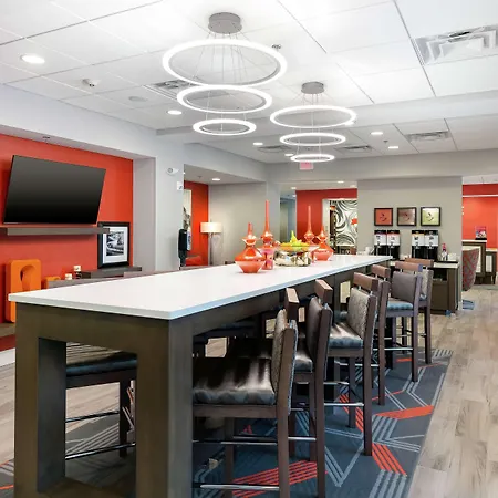 Hampton Inn Acworth-3