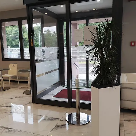 Hotel Daunia-3