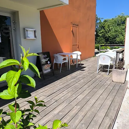 Adonis Lyon Est Hôtel Artys-3