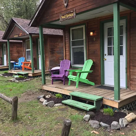 Pine Crest Motel & Cabins-3