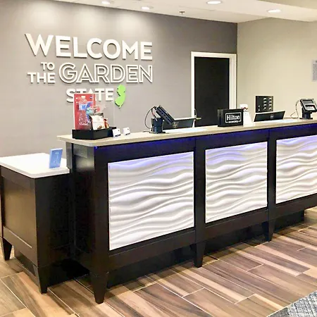 Hampton Inn Cranbury-2