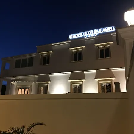 Grand Hotel Royal-3