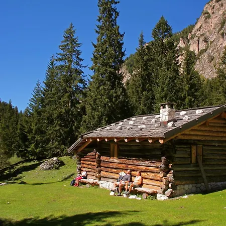 Hotel Pine-3